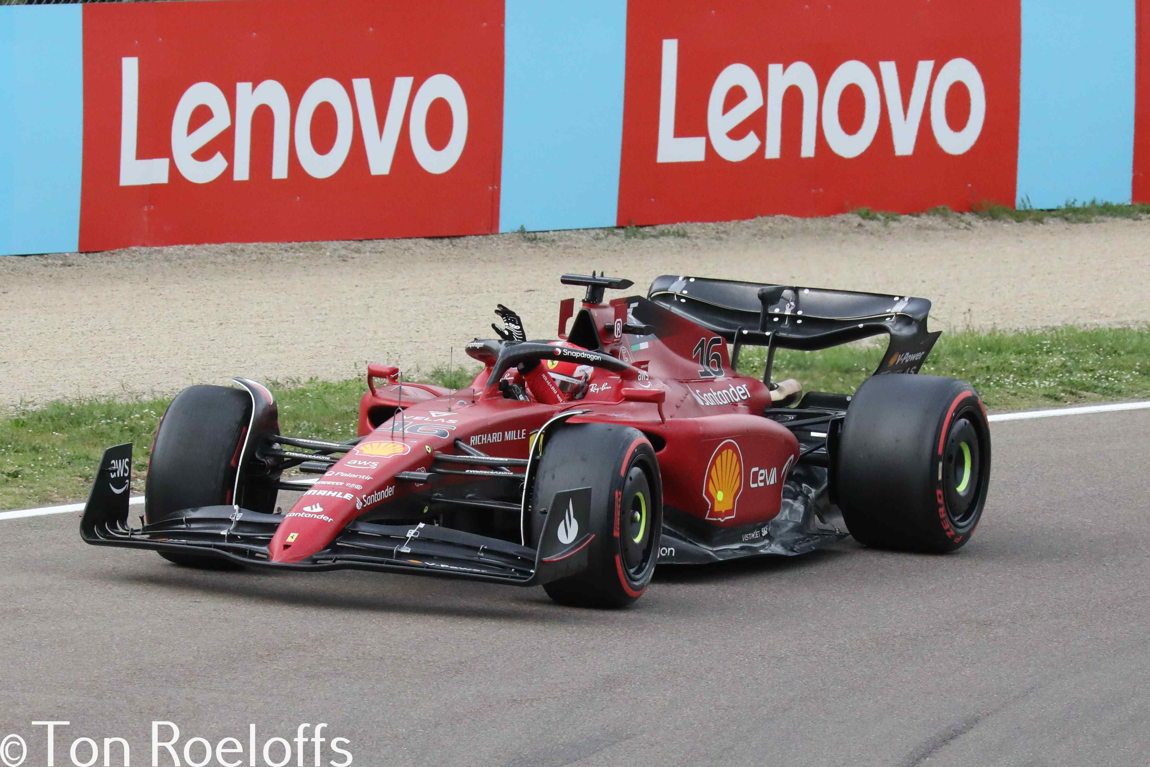 Vettel verremt zich